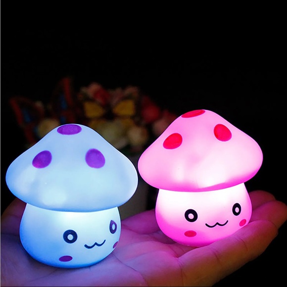 Kawaii Mushroom Night Light - Picture 4 of 11